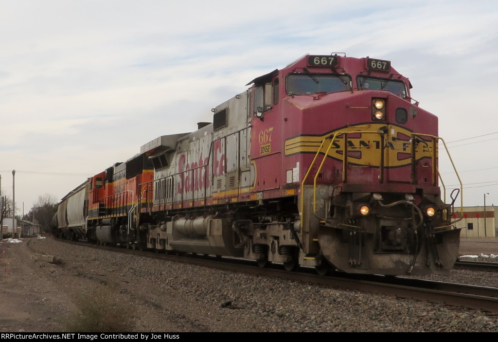 BNSF 667 East